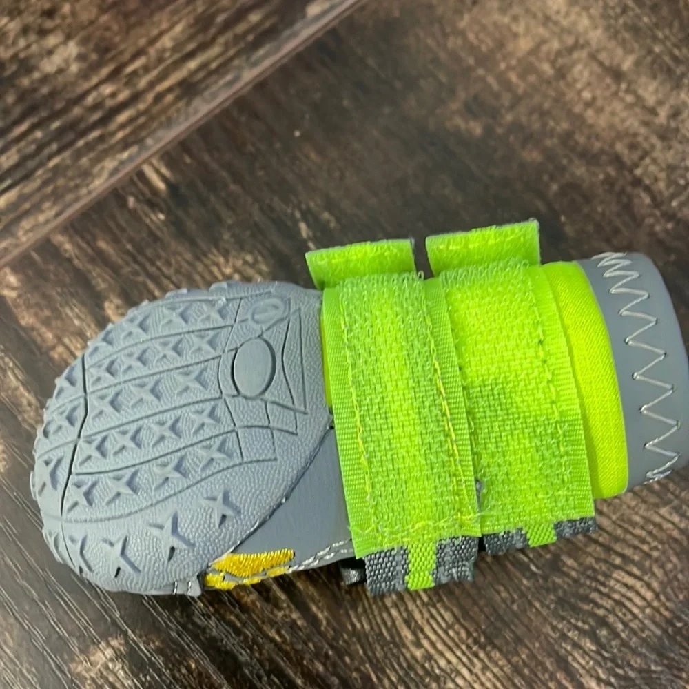 N/A velcro close